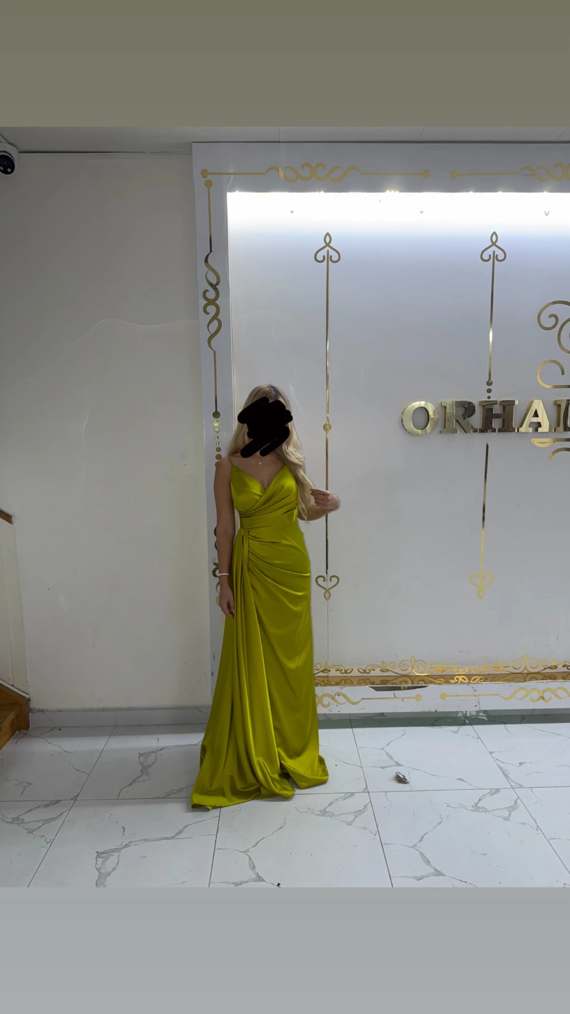 Lång limegrön klänning med omlott