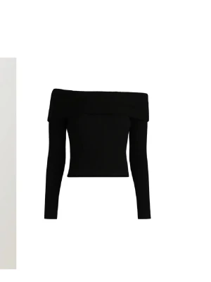 Offshoulder  - Ribbad svart offshoulder tröja. Köpte för 200