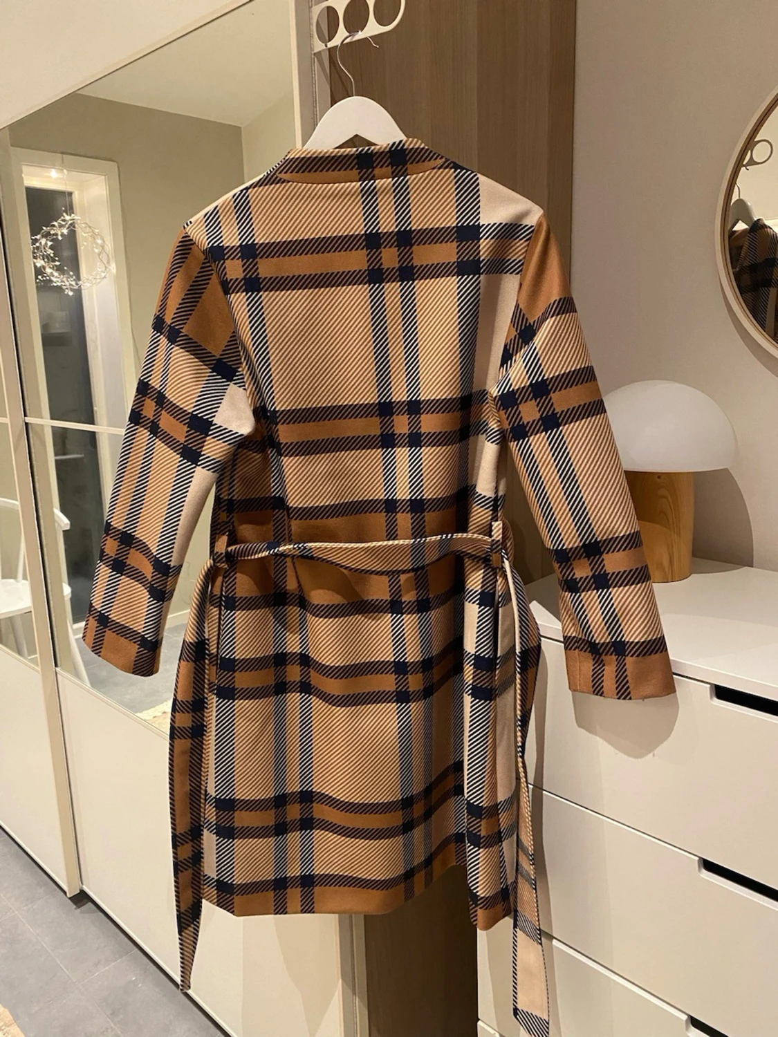 Rutig kappa med bälte  - 2