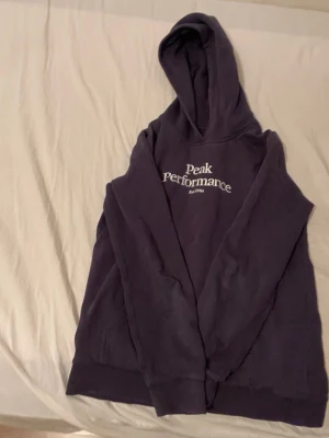 Peak performance Hoodie - Peak performance hoodie storlek 170