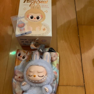 Labubu Have A Seat Äkta Popmart Nyskick - oanvänd