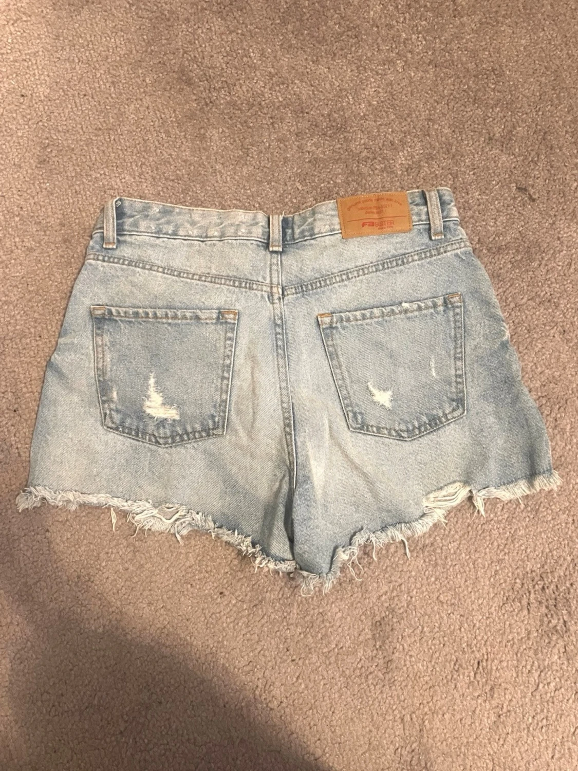 Ljusa denimshorts - 1