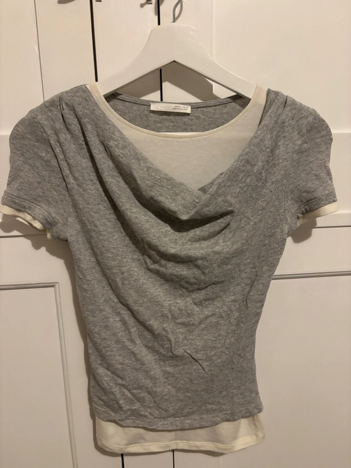 Grå omlottopp från Zara