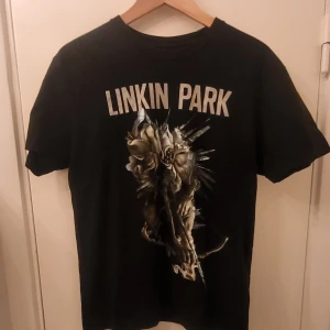 Linkin Park Carnivores T-Shirt (M) - Linkin Park Carnivores Men's T-Shirt Begagnad  Bra skick 2014 tour