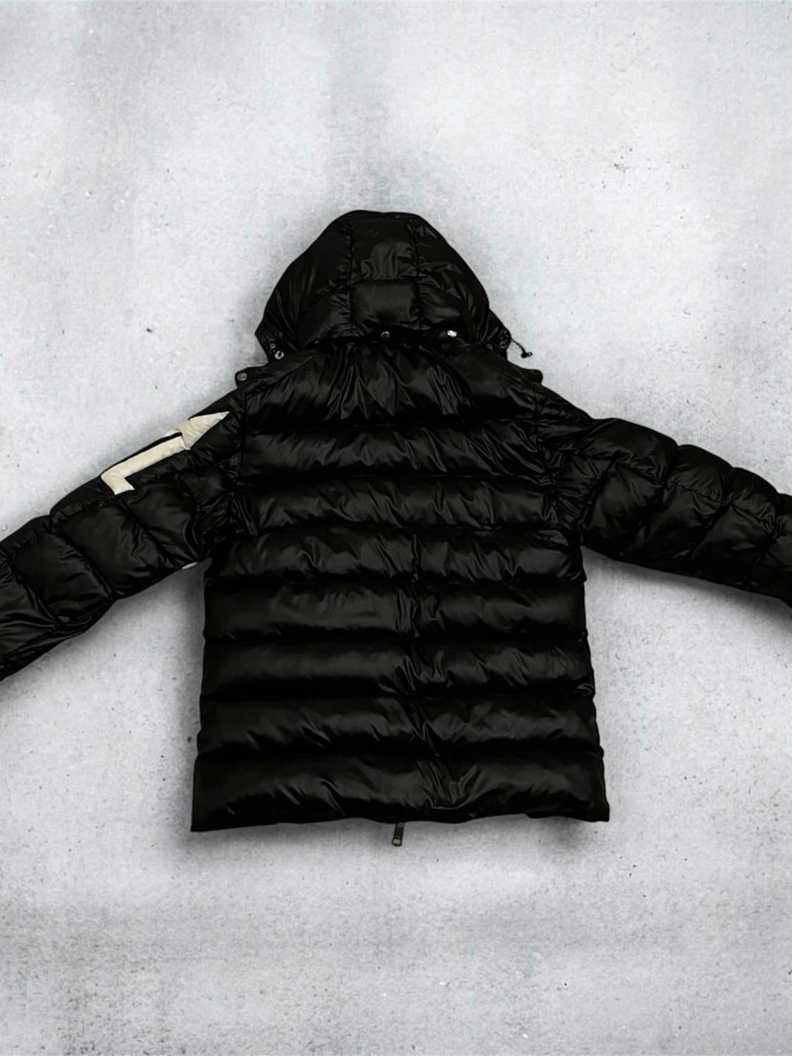 Svart pufferjacka från Moncler - 1