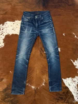 Nudie ThinFinn - Tjena! Säljer dessa helt sinnessjuka Nudie Slimfit jeans, jeansen är i fint skick med helt brutal tvätt, W27/L32, hör av dig vid funderingar!🙌