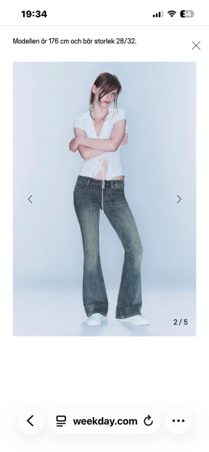 Cheap Monday jeans - Lågmidjade bootcut jeans från Cheap Monday. Passar till allt. Storlek 26/30. Jag är 167 o de sitter perfekt i längden. 