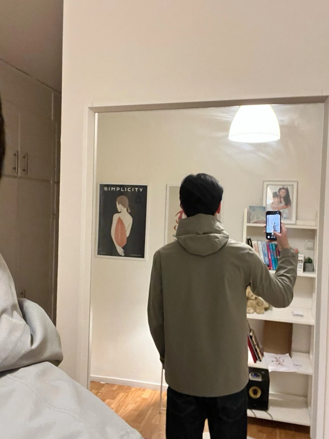 Ljusgrön regnjacka från RAINS - 3