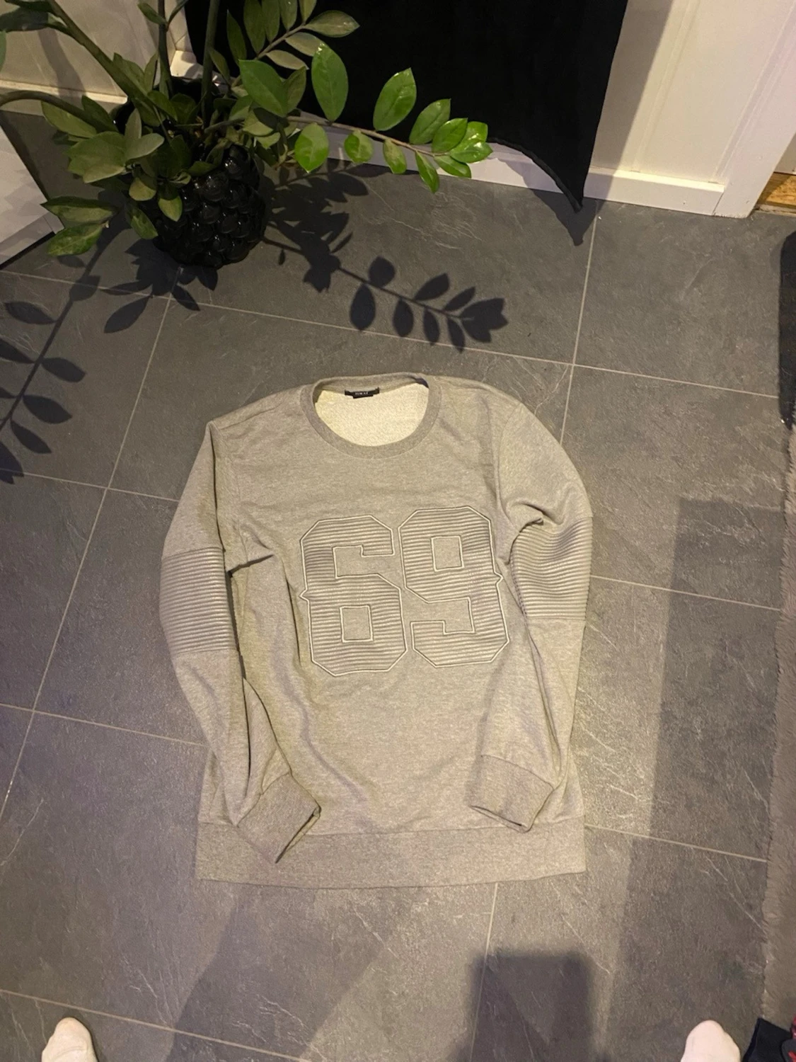 Grå sweatshirt FSBN med 69-tryck XL