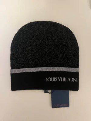 Lv mössa - Oanvänd, skickas inom kort tid
