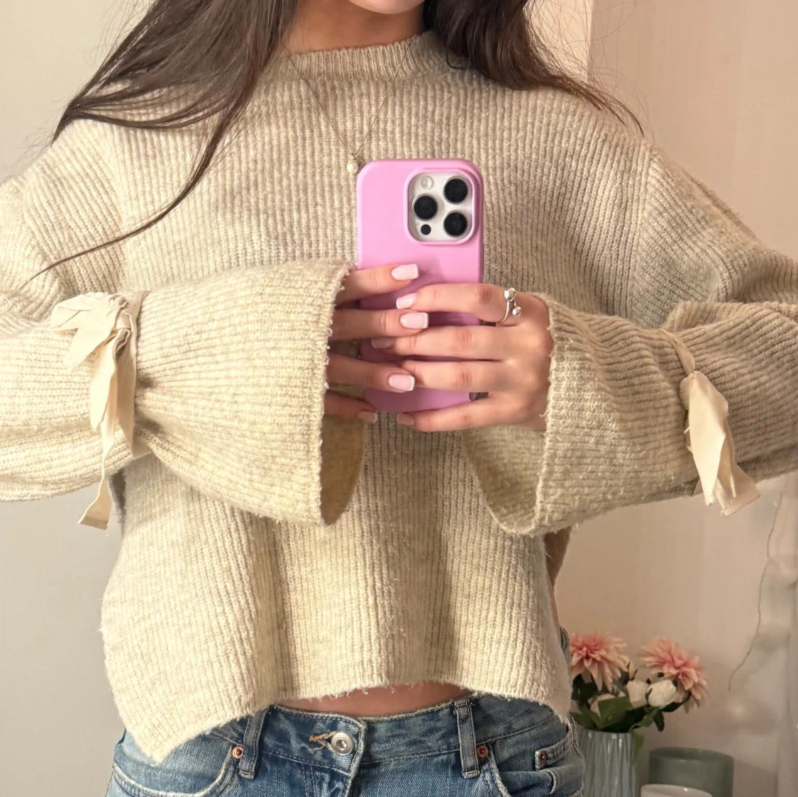 stickad tröja med rosetter - 2