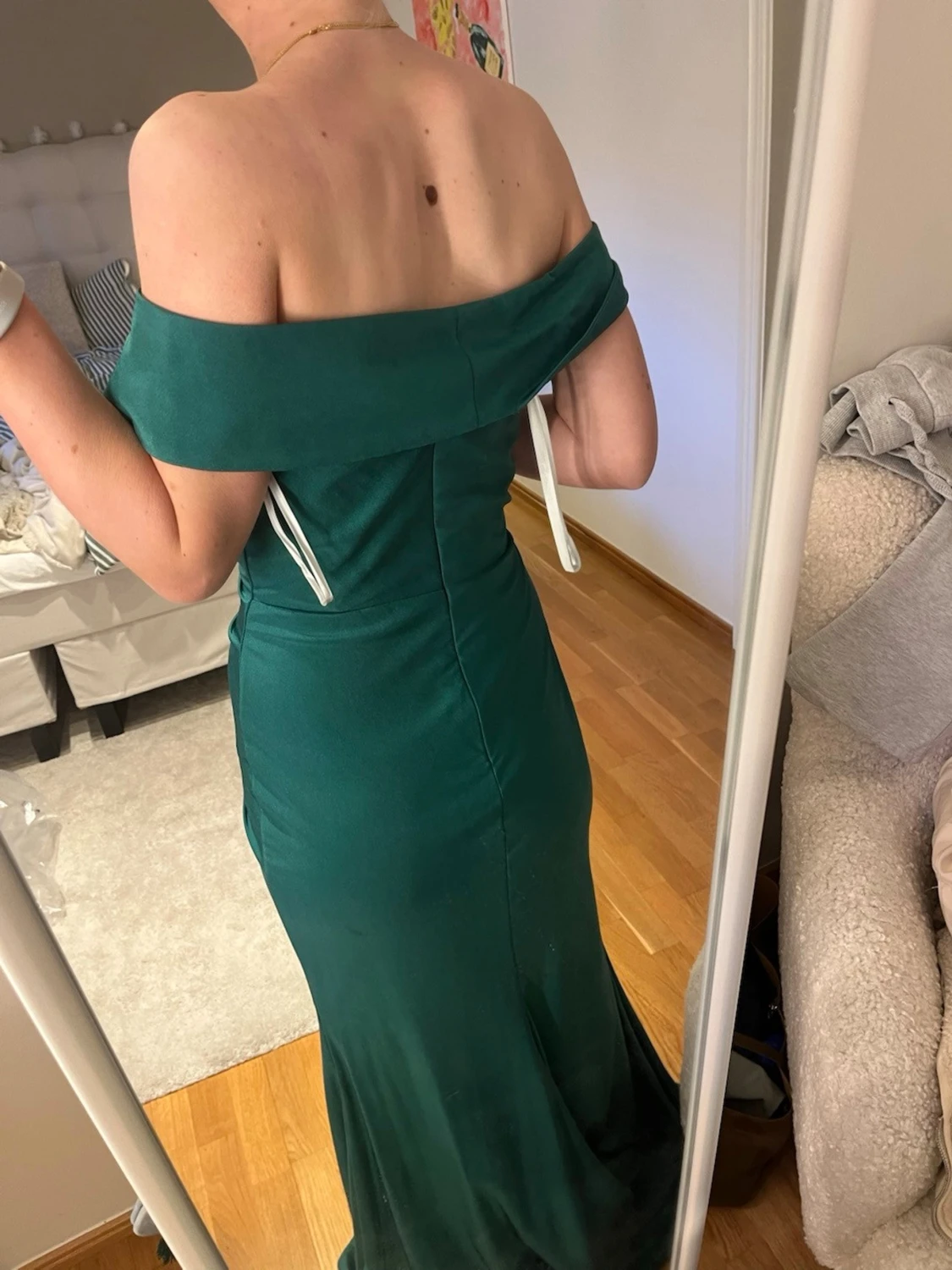 Grön axelbandslös långklänning - 1