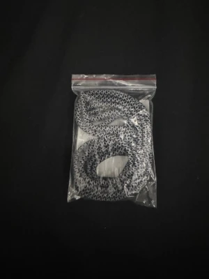 Lysande sko snöre  - Dessa fetta, lysande skosnören är perfekta för den som vill synas på kvällen. De ser riktigt bra ut. 