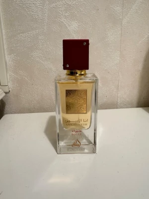 Lattafa Ana Abiyedh Rouge  - Använd fåtal gånger