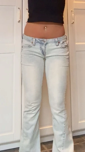 True religion - Knappt använda jeans