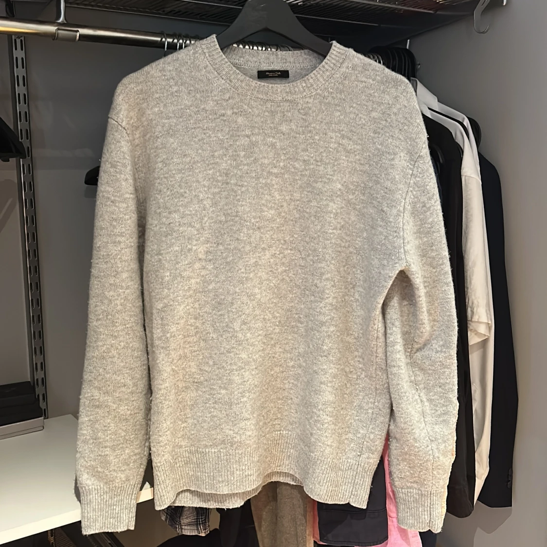 Grå Massimo Dutti stickadtröja