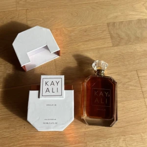 Kayali Vanilla | 28  - Kayali Vanilla | 28 Eau de Parfum 100 ml            Helt oöppnad💓