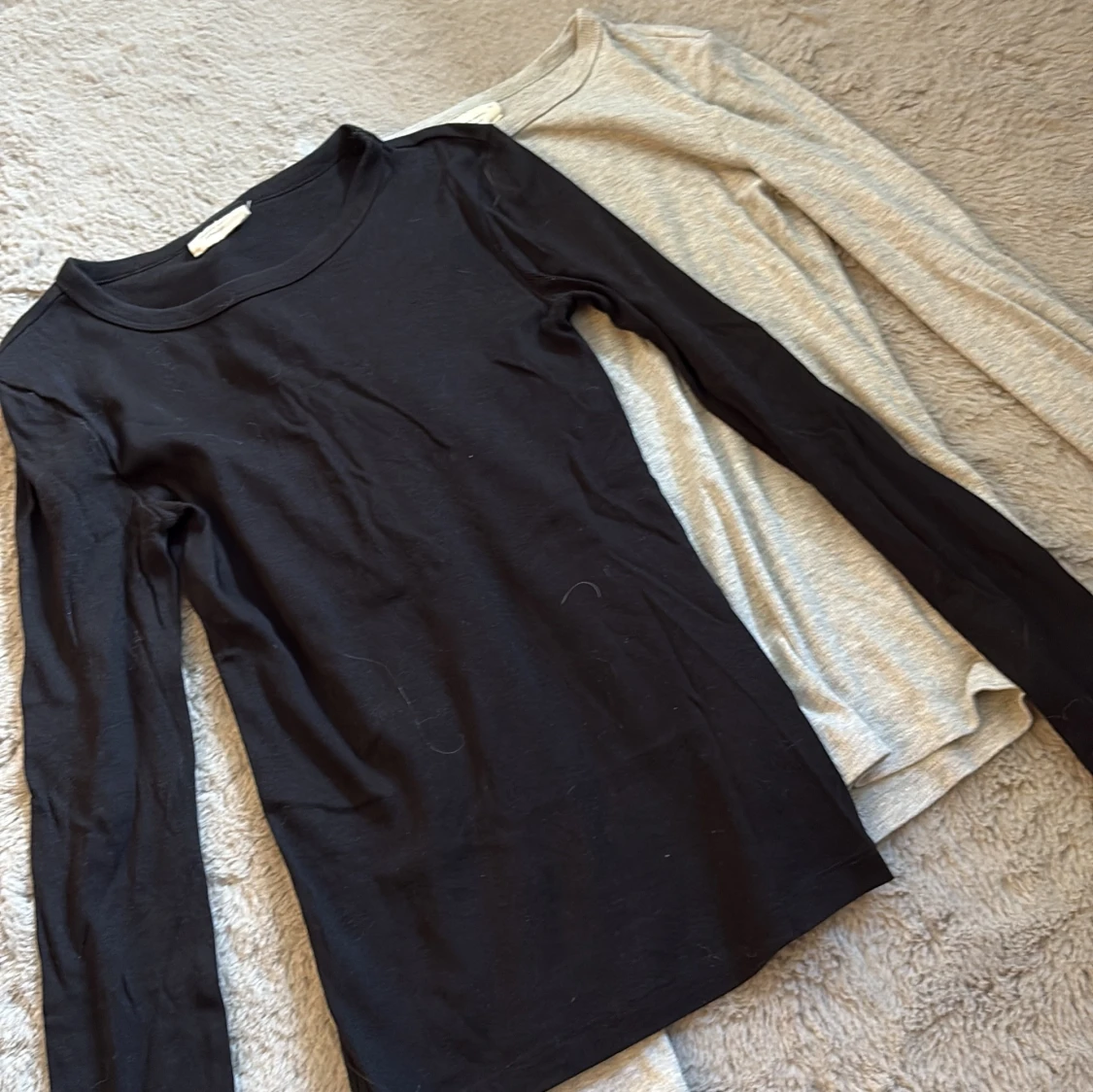 2 långärmade basictröjor Gina Tricot