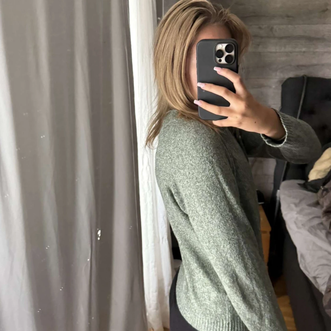 Grön stickad tröja med rund hals💖 - 1