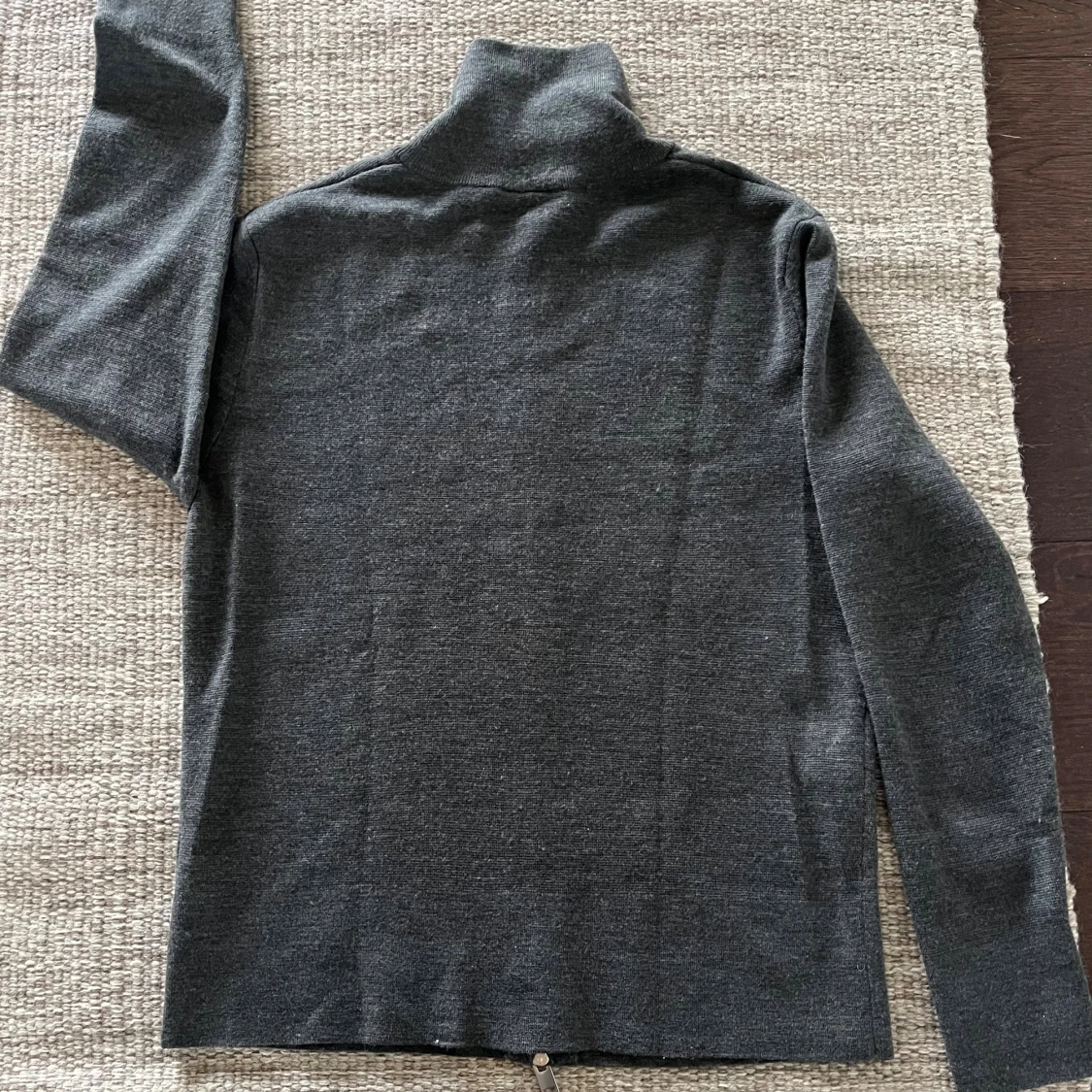 Mörkgrå kofta med dragkedja från H&M - 1