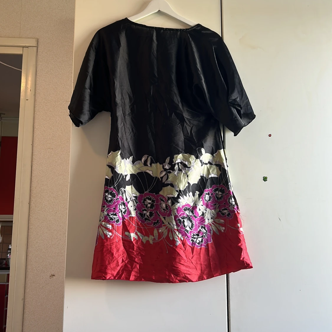 Blommig omlottklänning från Vero Moda - 1