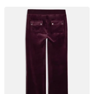 Jucy Couture byxor  - Säljer mina helt nya vinröda Jucy Couture byxor! Köpt för 1200kr, aldrig använda 🩷