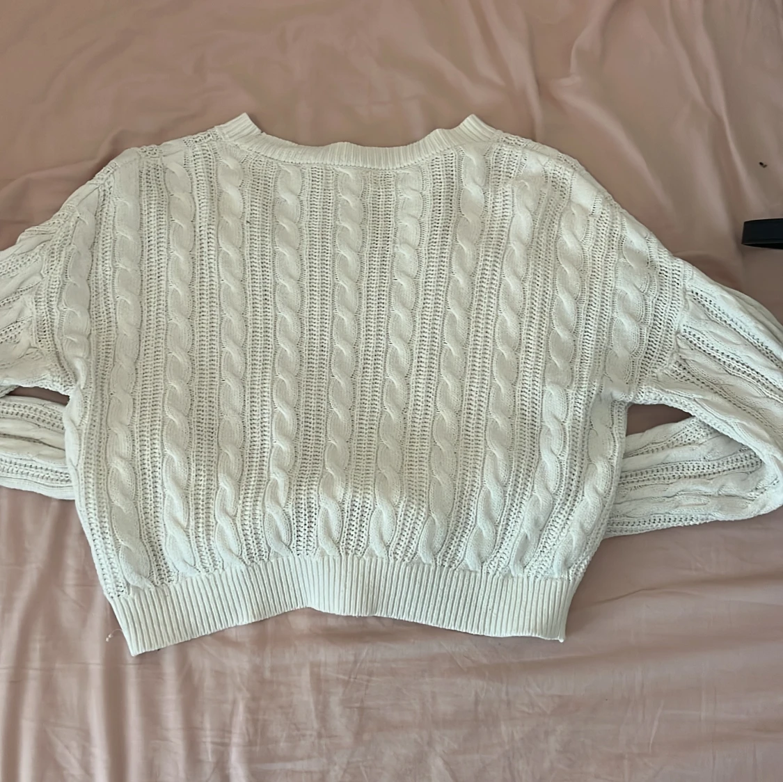 Vit kabelstickad tröja från H&M - 1