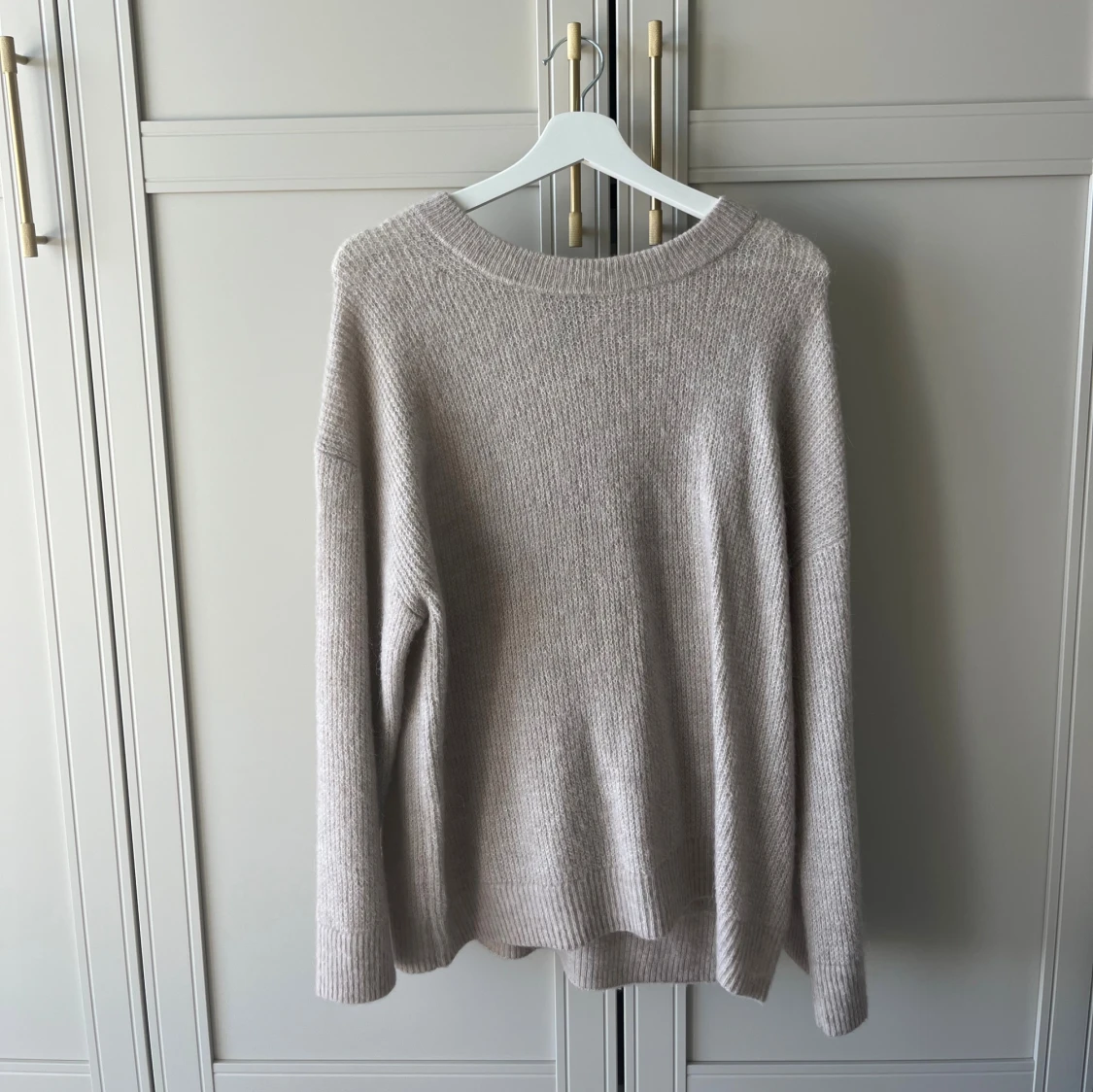 Beige stickad tröja