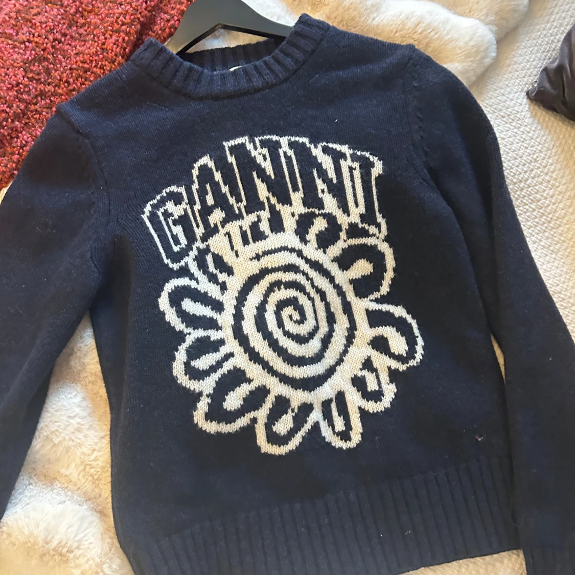 Mörkblå stickad Ganni-tröja - 2