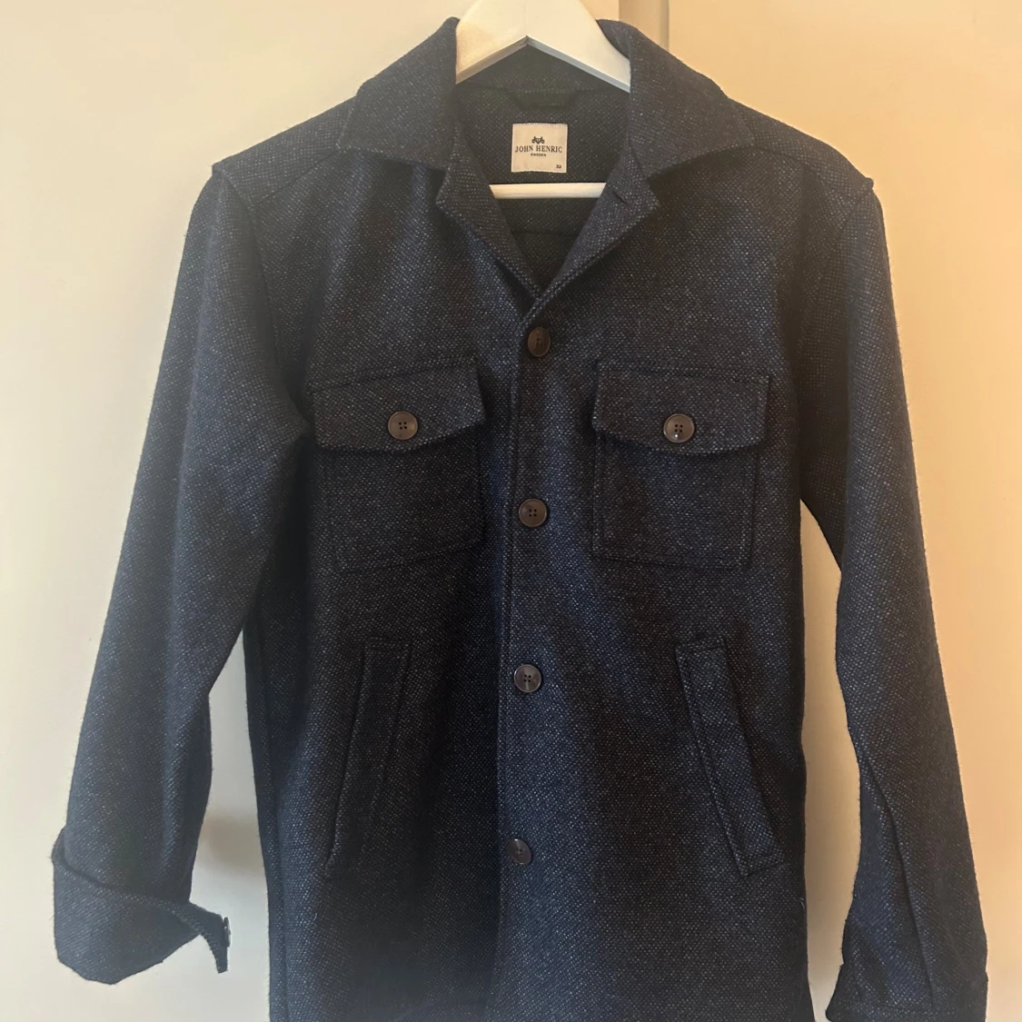 Mörkblå overshirt från John Henric
