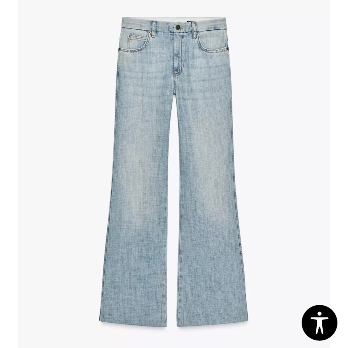 Zara Ljusblåa wide jeans med bootcut
