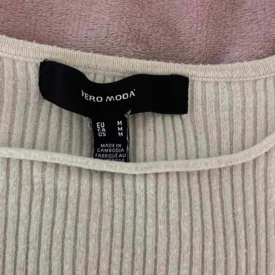 Ribbad vit långärmad tröja från Vero Moda - 1