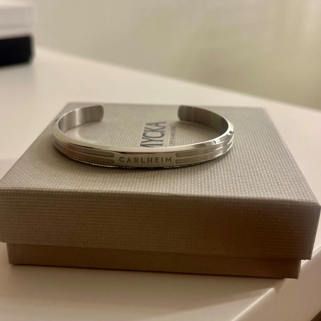 Silverfärgat armband från Carlheim