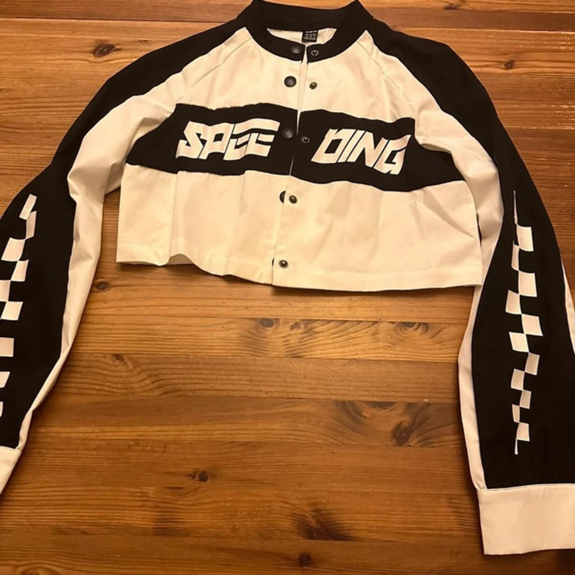 Croppad svartvit jacka från SHEIN XS - 1