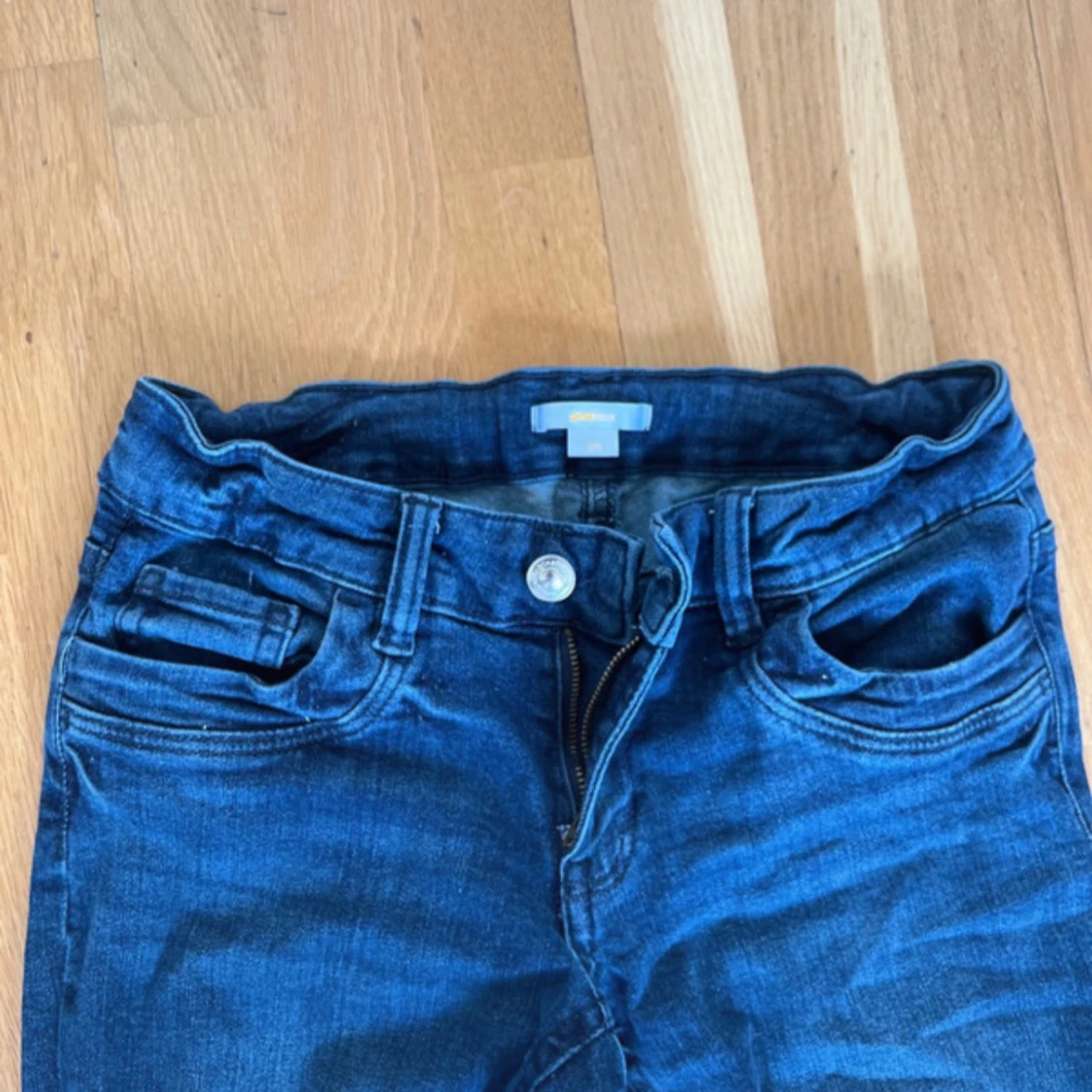 Blå bootcut jeans från Gina Tricot - 1