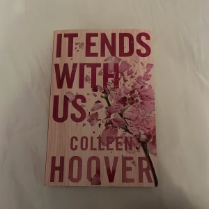It ends with us - colleen hoover - Darkromancebok. Läst men i gott skick.
