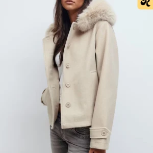 Gina tricot kappa  - Mysig kappa från gina! Aldrig använt, lappen finns kvar🥰