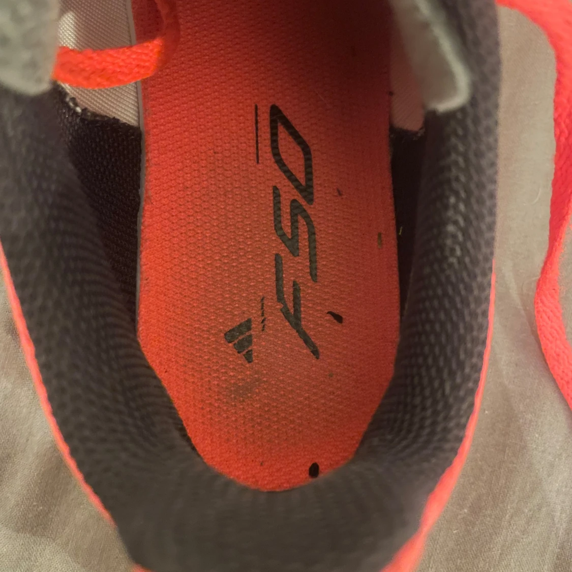 Adidas F50 röda inne fotbollsskor - 3