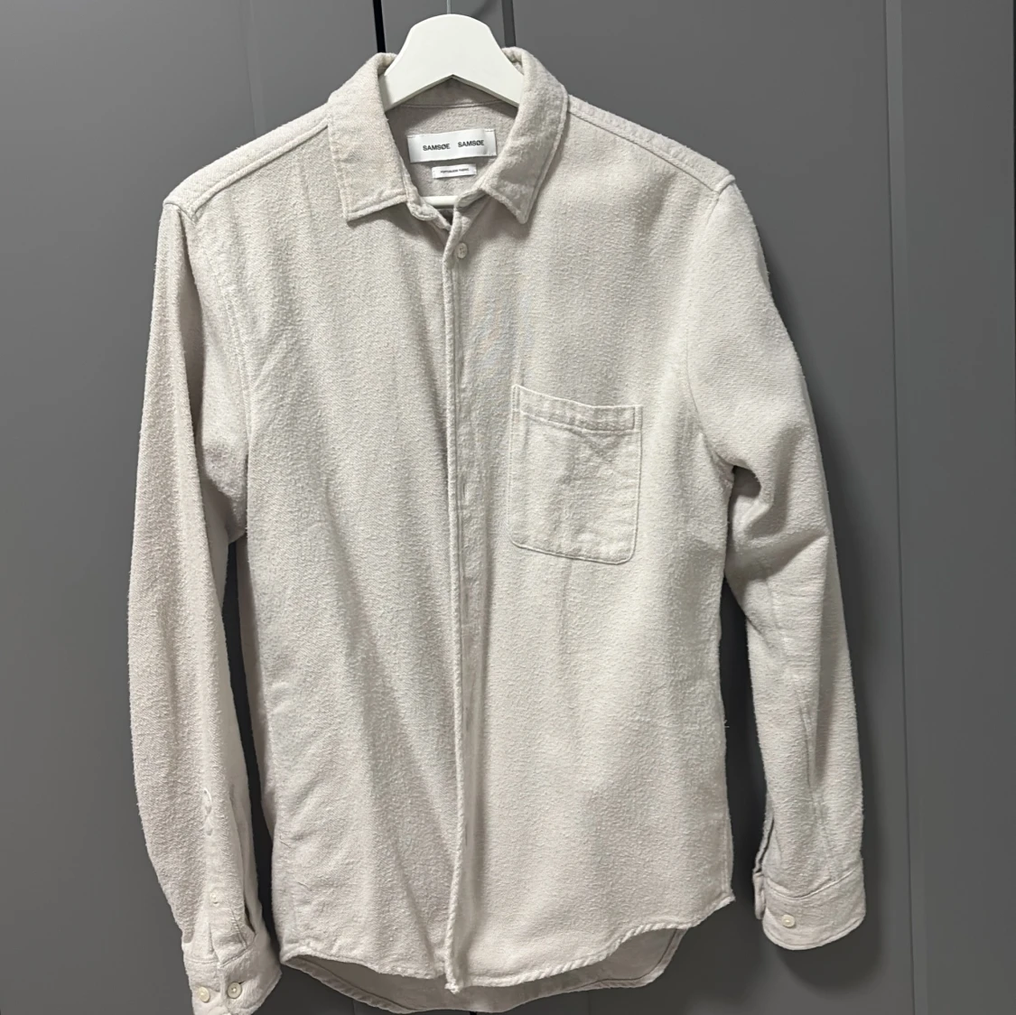 Beige overshirt från Samsoe Samsoe