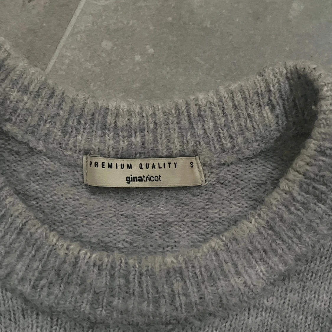 Snygg stickad tröja  - 4