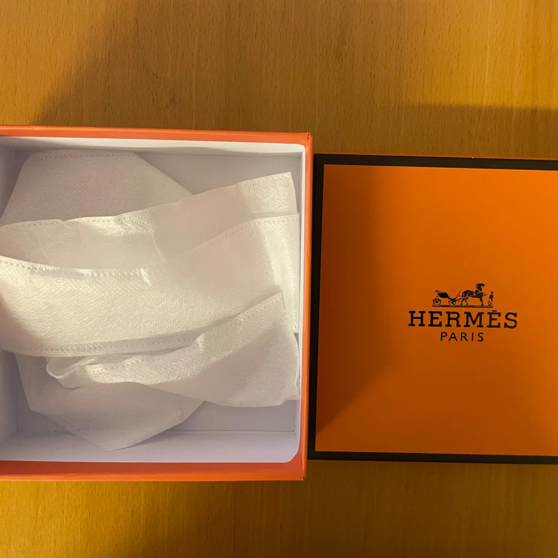 Svart bälte med silver spänne - 1