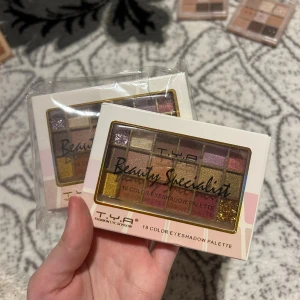 Koreanska Ögonskuggor  - billiga helt nya & oöppnade koreanska ögonskuggor, 50kr styck.