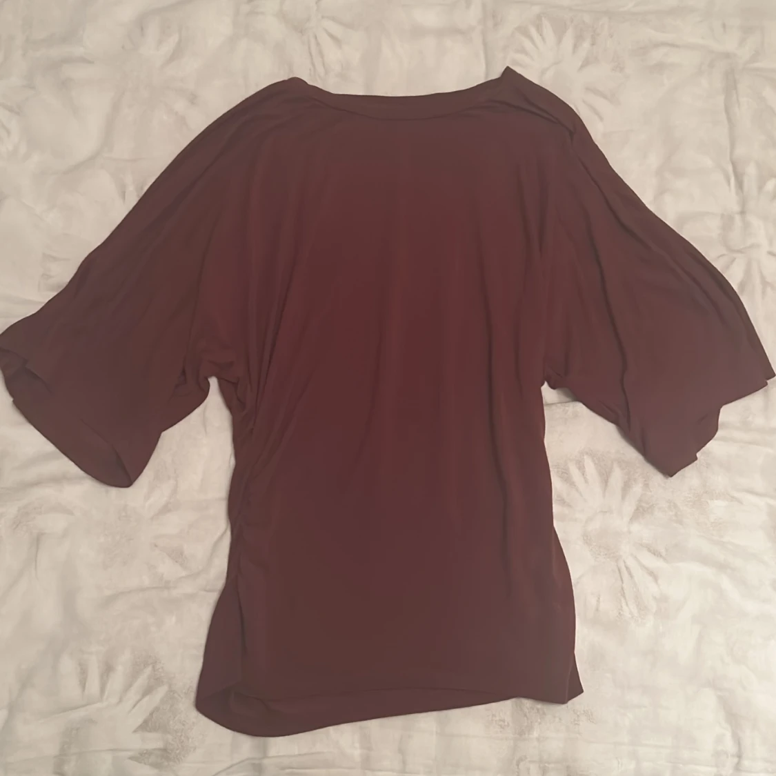 Vinröd lös topp med vida ärmar - 1