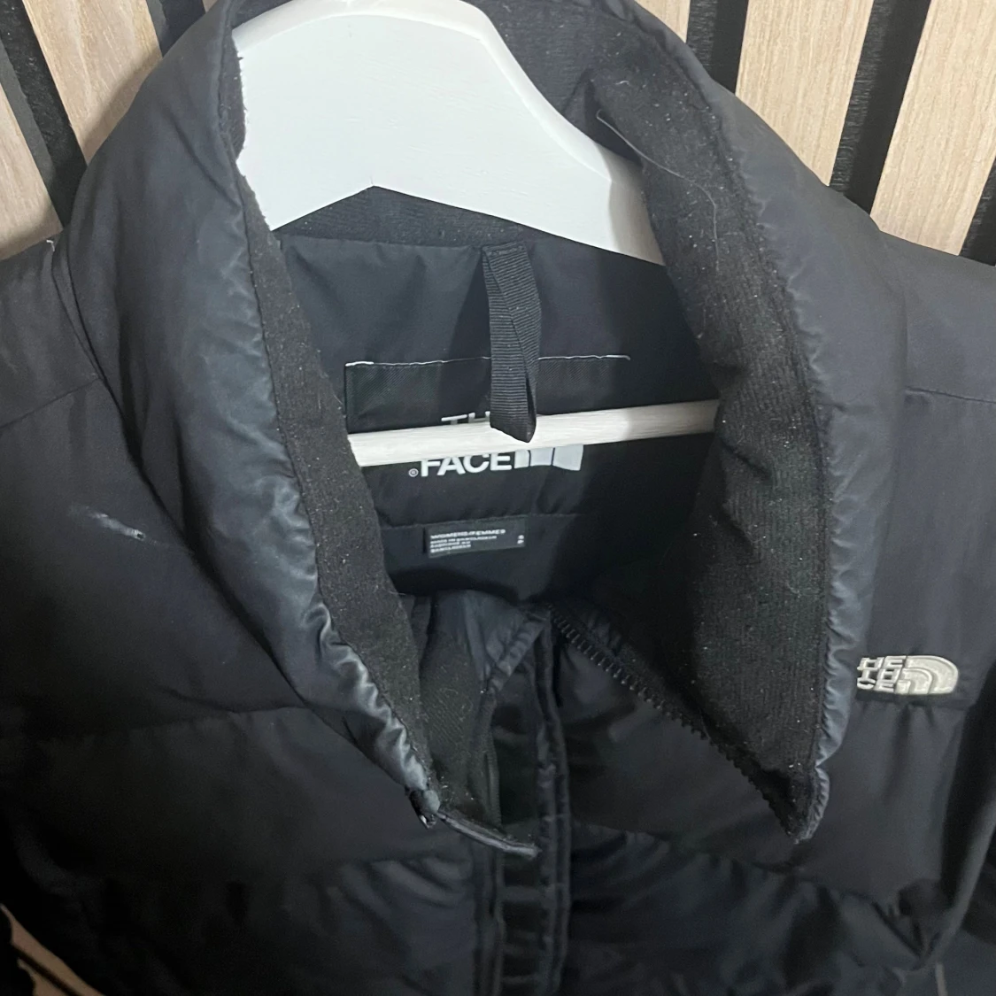 Svart pufferjacka från The North Face - 3