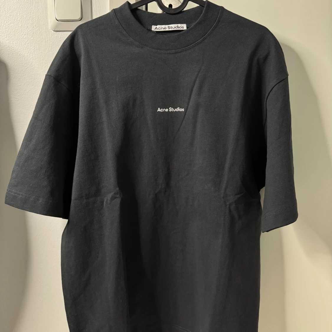 Svart t-shirt Acne Studios unisex storlek M
