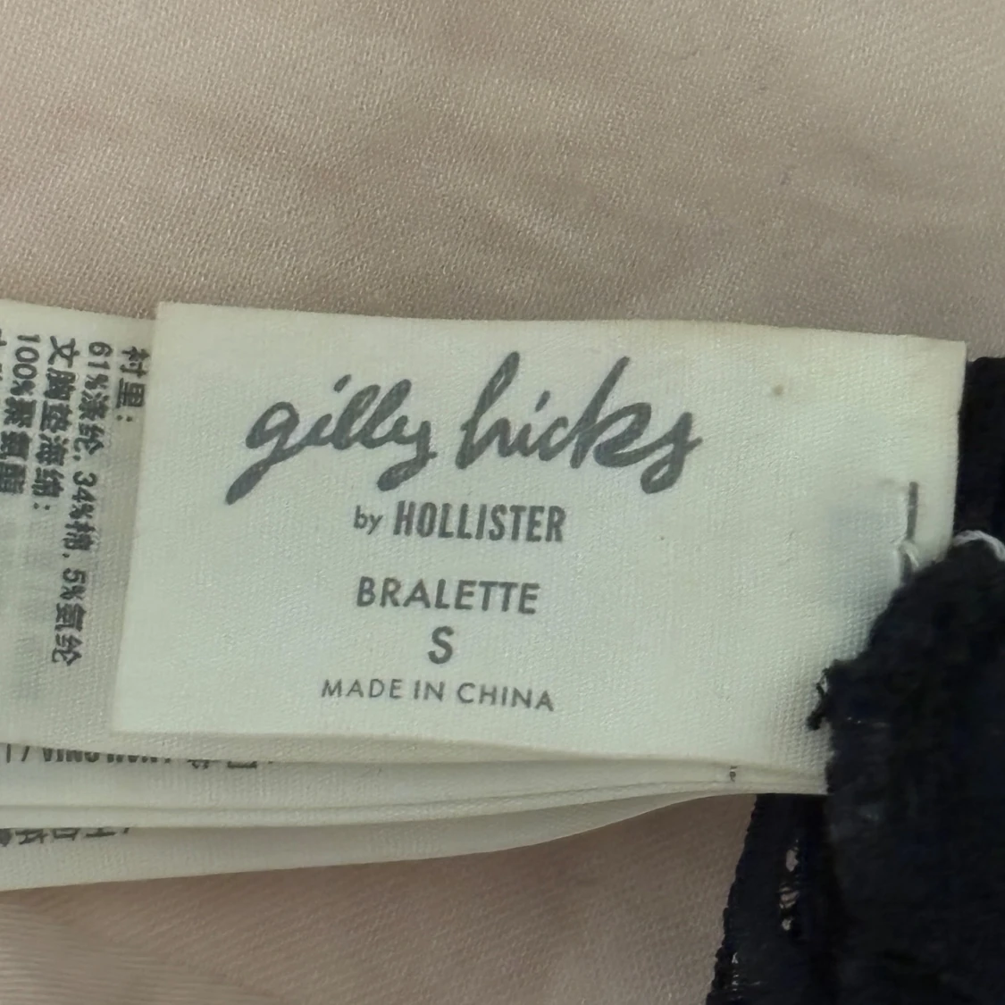 Svart spets bralette från Hollister - 3