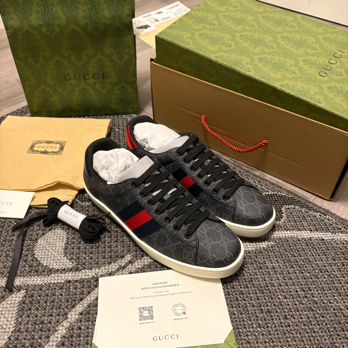 Gucci sneakers med GG-mönster