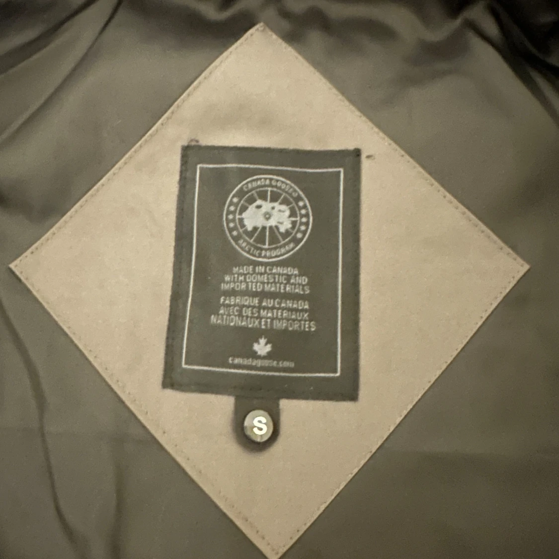 Grå pufferjacka från Canada Goose - 4