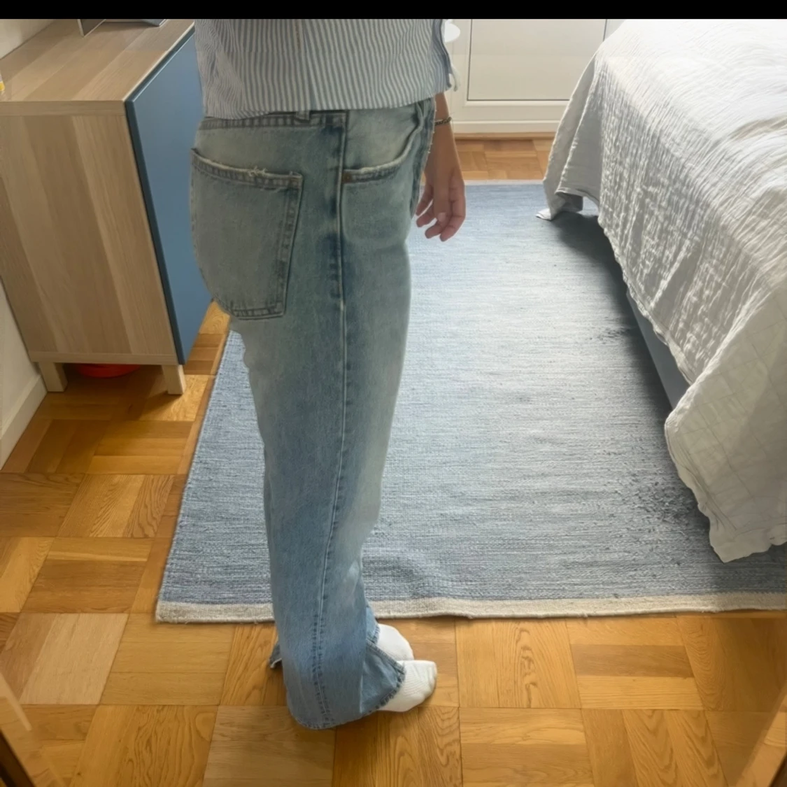 Ljusblå raka jeans från Zara - 1