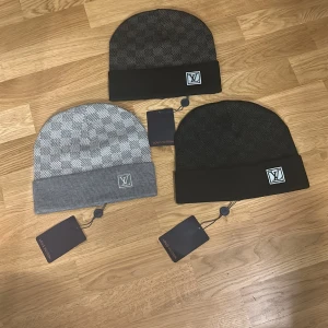 Snygga 𝑳𝑽 mössor, - Snygga mössor för vintern.🔥💯